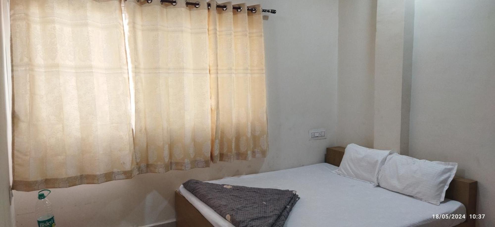 Shree Gajlaxmi Hotel Walking Distance From Mahakaleswar Ujjain Exterior photo